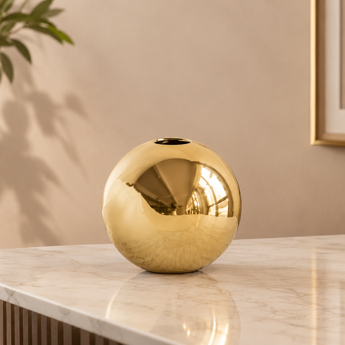 Nova Gold Spherical Ceramic Vase – Modern Electroplated Mirror Tabletop Flower Vase